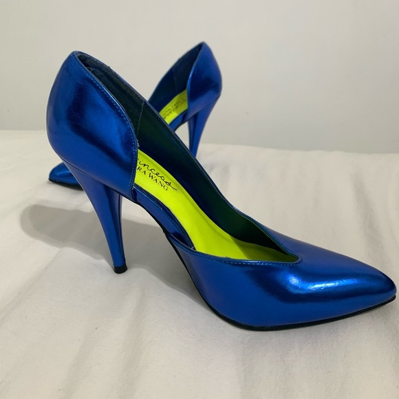 Princess VERA WANG Blue Pump Heels - Picture 4 of 9